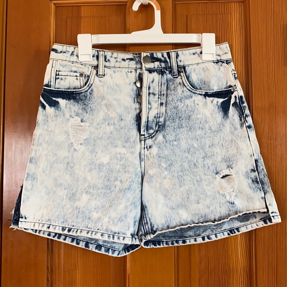 Whitewashed denim shorts